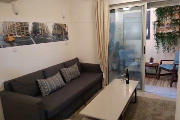 Room 11 of 21