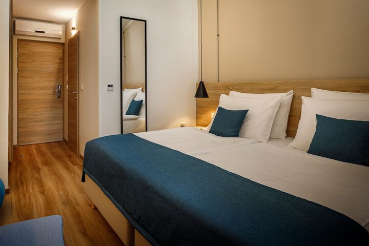 Room 5 of 35