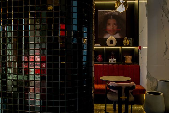 Entrance & Lobby