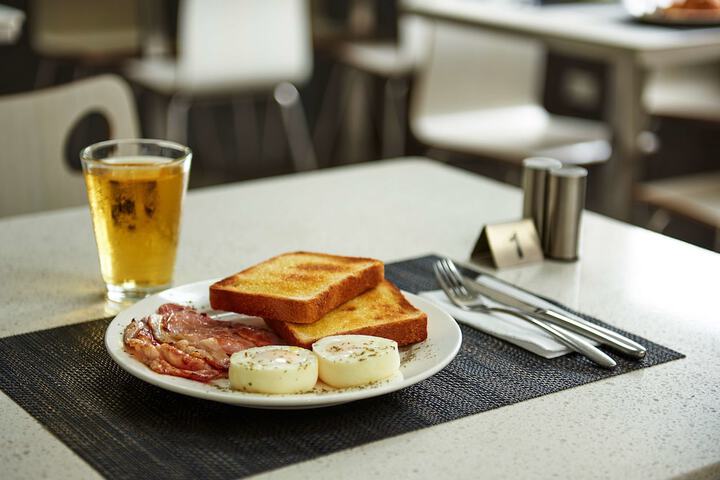 Breakfast/Coffee Service 29 of 36