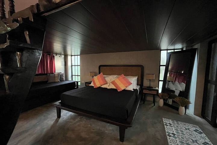 Room 2 of 31