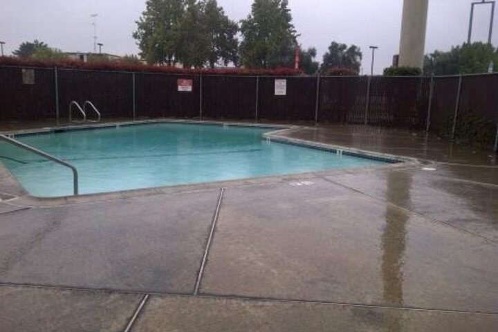 CALIFORNIA INN
