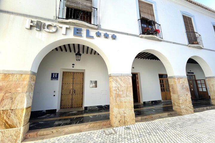 Exterior of Hotel Don Miguel Plaza