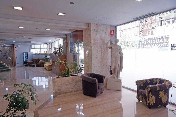 Entrance & Lobby