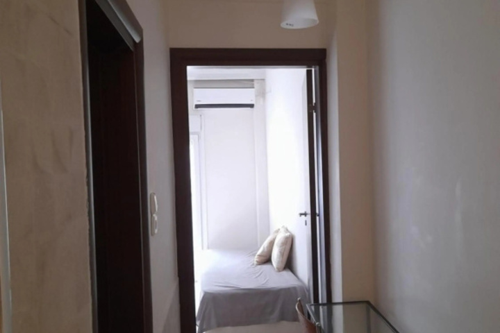 Room 4 of 11