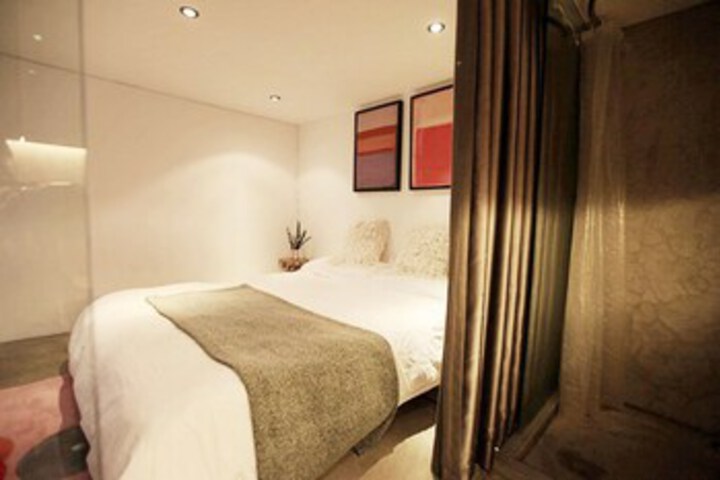 Room 16 of 31