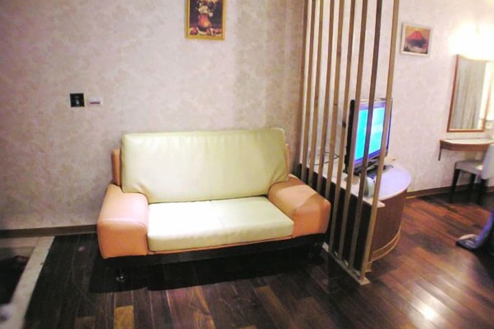 Room 25 of 52