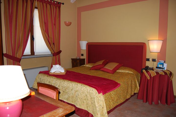 Room 6 of 35