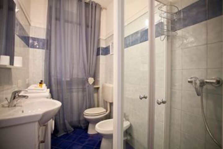 Room 3 of 18