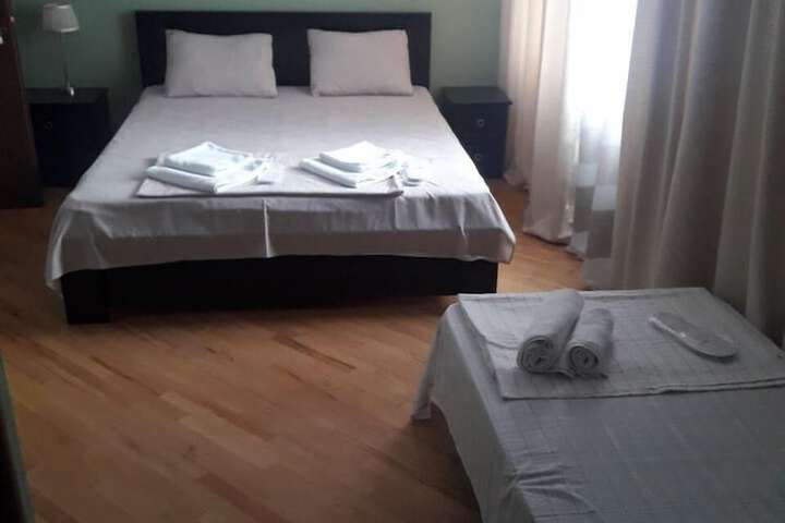 Room 14 of 16