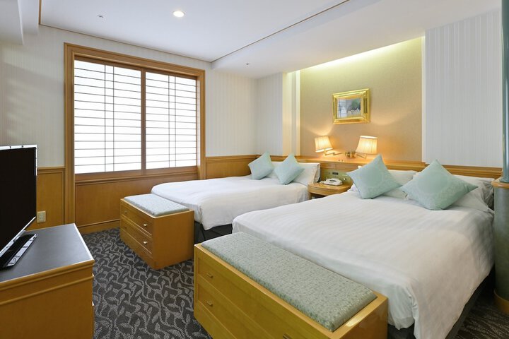 Room 8 of 92