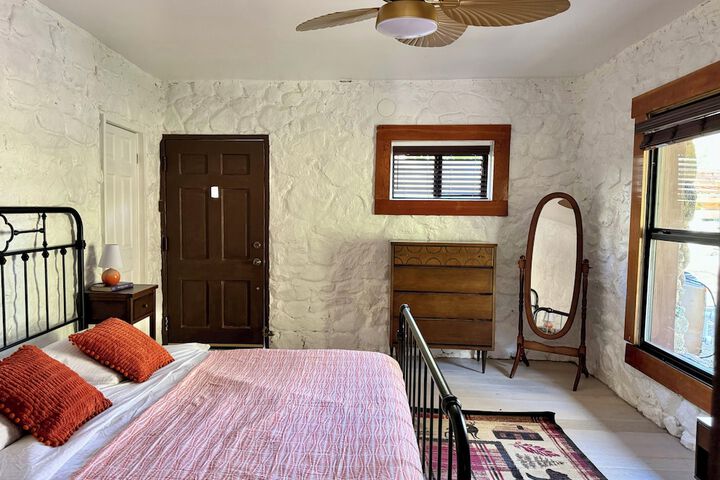 Room 5 of 80