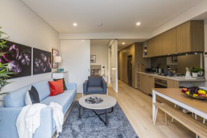Room 4 of 12
