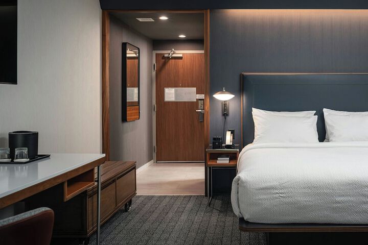 Room 8 of 42