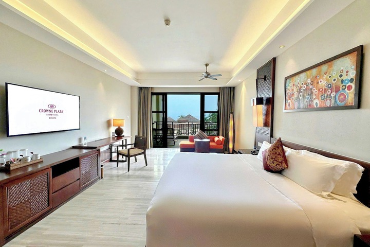 Room 5 of 158