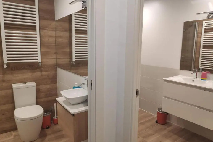 Room 8 of 14