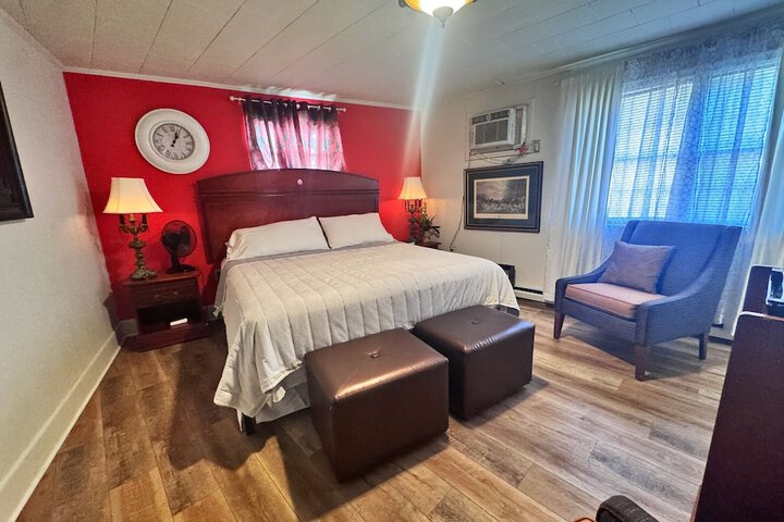 1 King Bed (19 of 48)