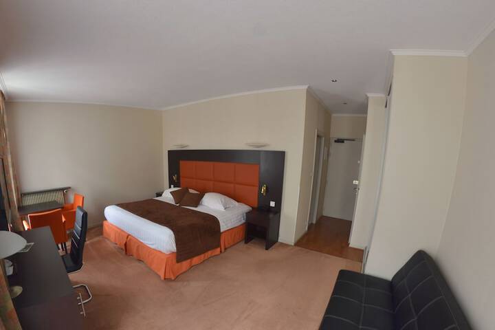 Room 5 of 41