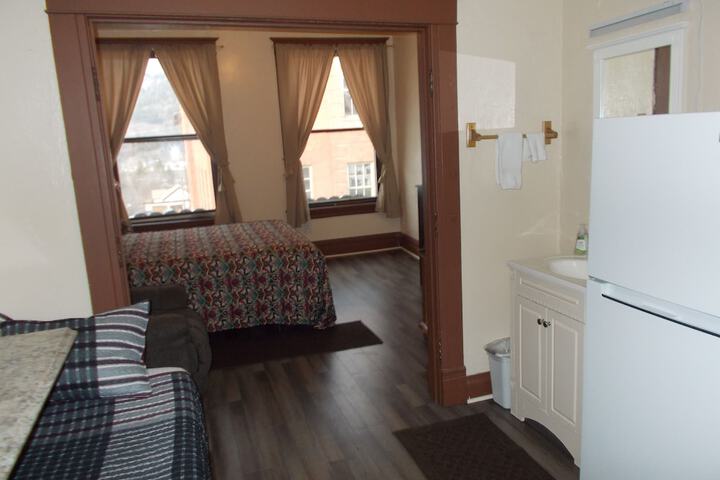 Room 6 of 17
