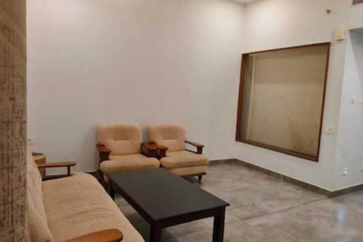 Room 4 of 11