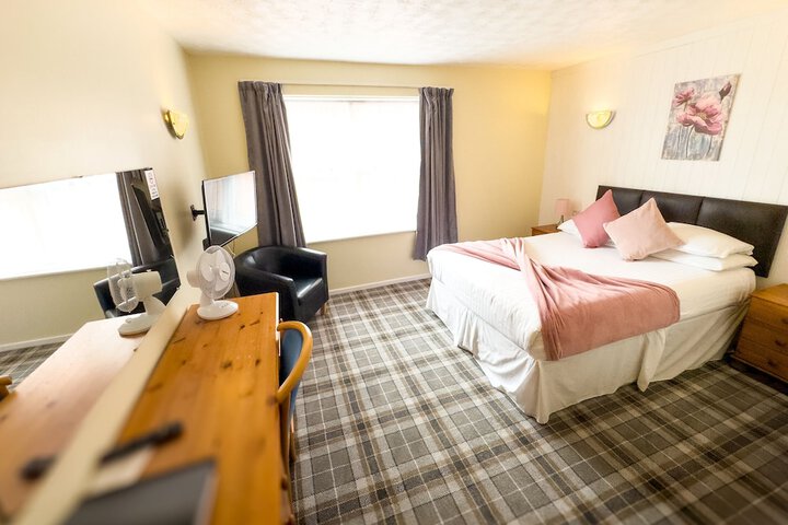 Room 10 of 27