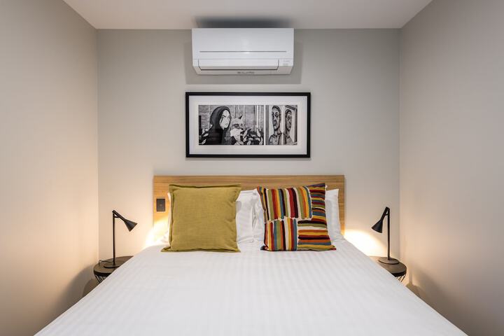Room 3 of 27