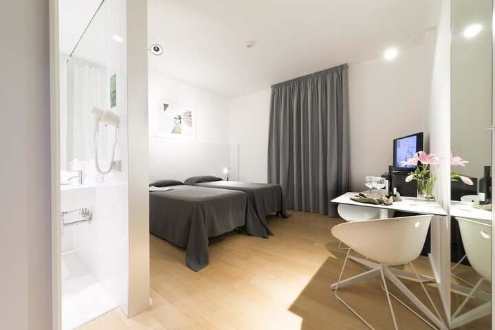 Room 7 of 39