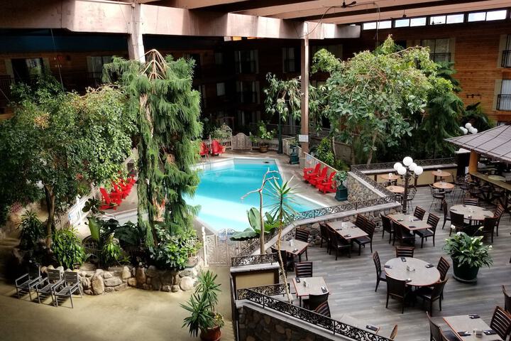 Hotel Exterior 152 of 152