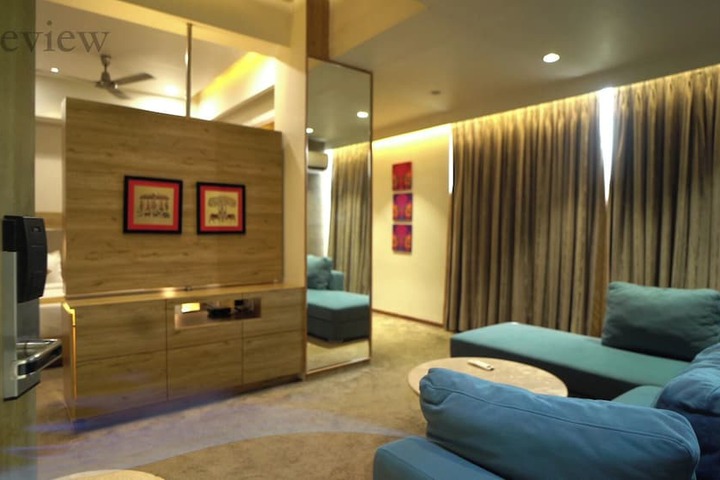 Room 32 of 52