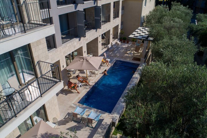 Sundeck 57 of 62