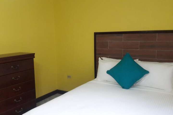 Room 10 of 37