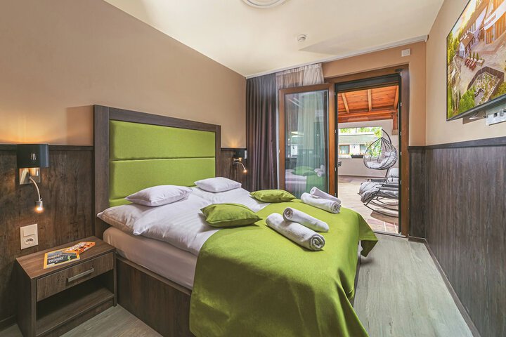 Room 4 of 17