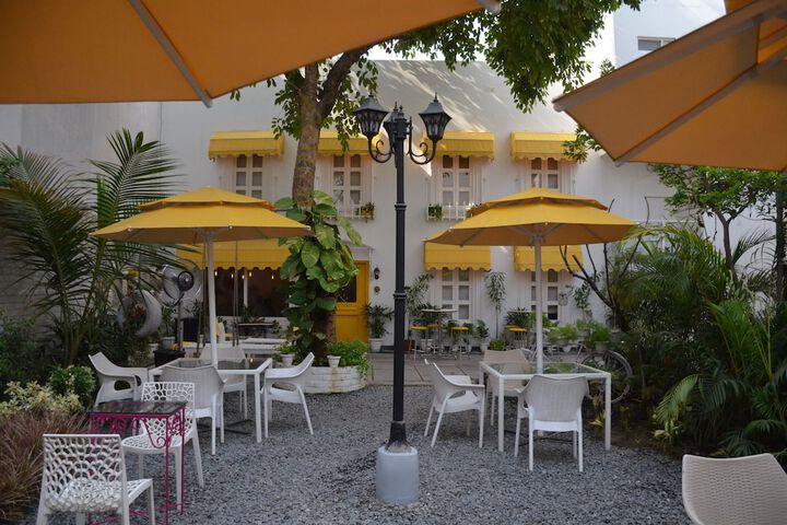 Hotel Exterior 166 of 167