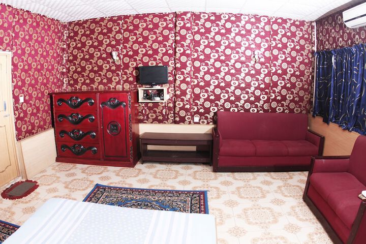Room 9 of 19