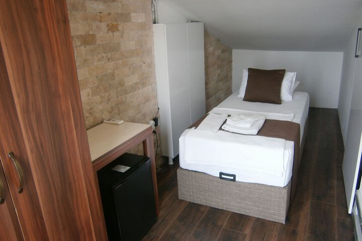 Room 28 of 51