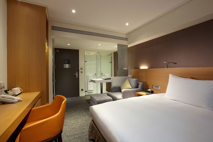 Room 26 of 66