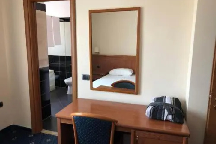 Room 7 of 23