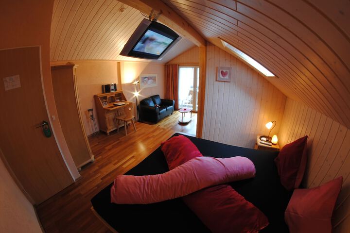 Room 8 of 51