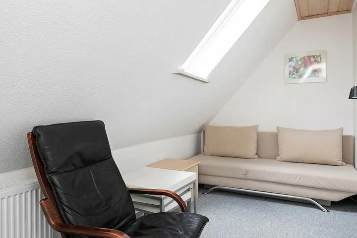 Room 3 of 10