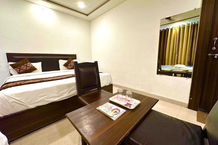 Room 20 of 37