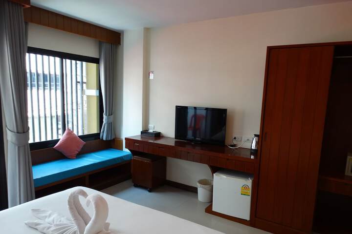 Room 26 of 42