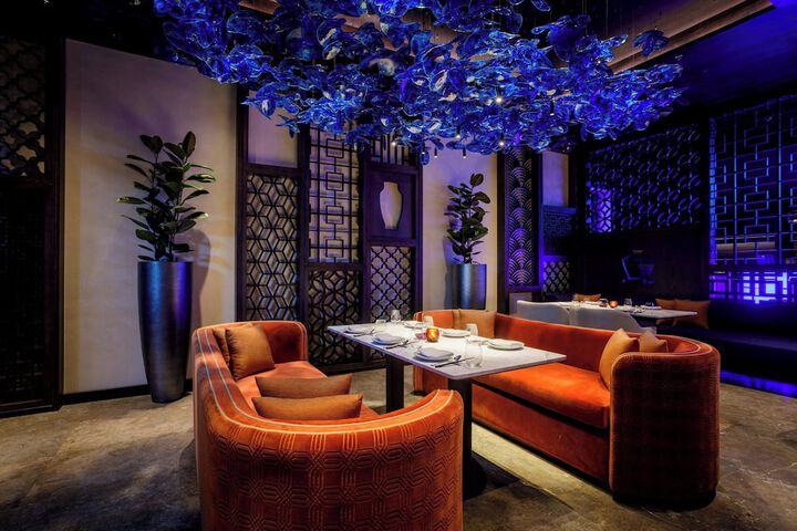 Lounge 121 of 147