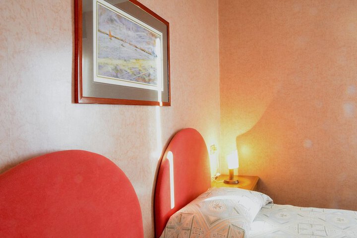 Room 5 of 47