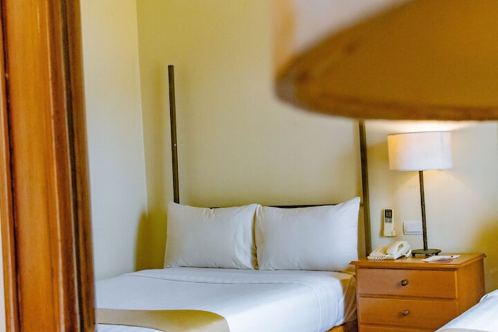 Room 5 of 14