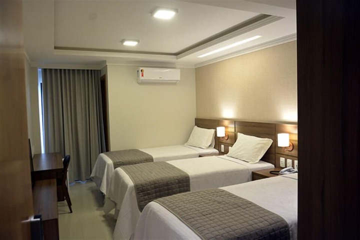 Room 13 of 38