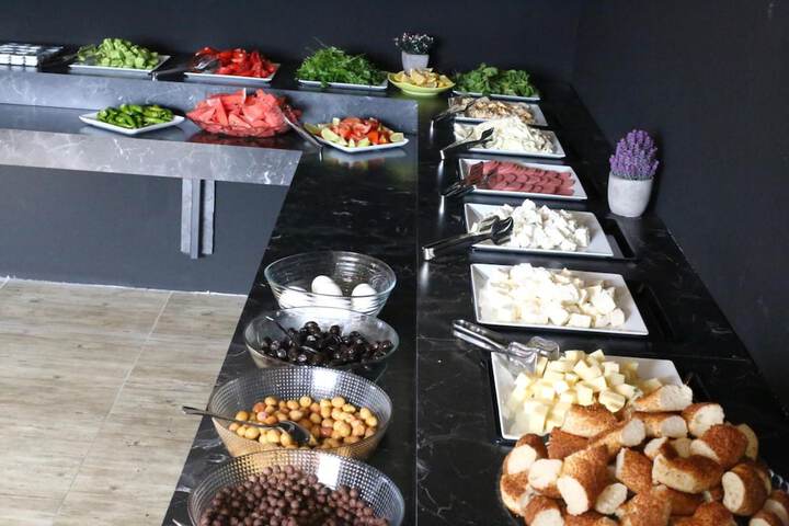Dining 69 of 78