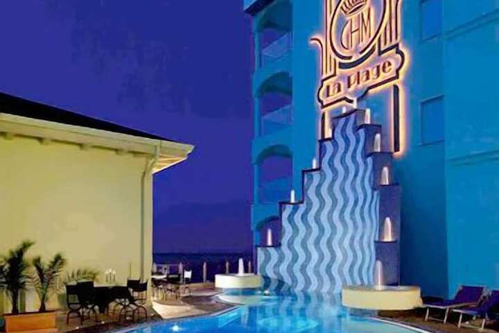 Pool Hotel
