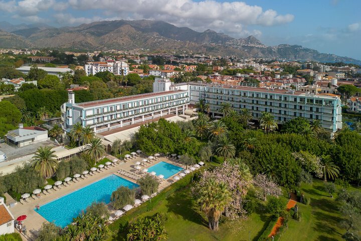 Pool Hotel