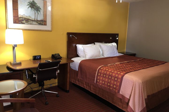 Room 8 of 30