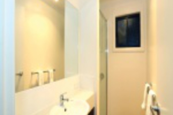Room 445 of 876